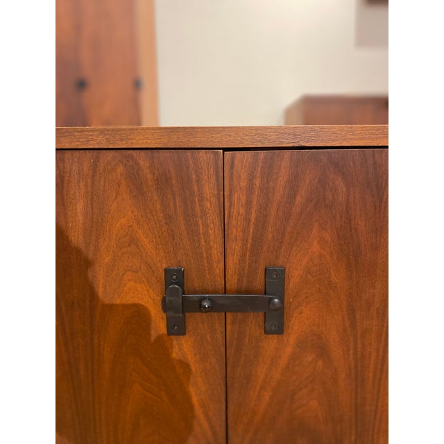 Mid 20th Century Milo Baughman Walnut Nightstand For Sale In Philadelphia - Image 6 of 9