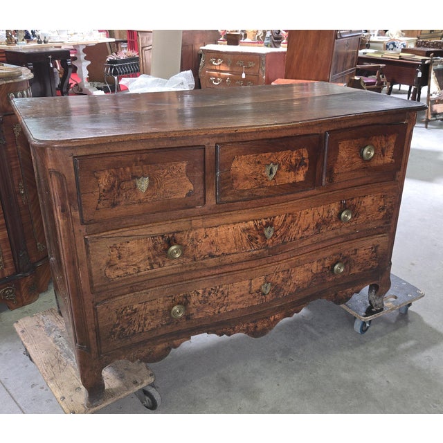 Louis XV Period Bombé Commode in Walnut and Elm Burl For Sale - Image 5 of 8