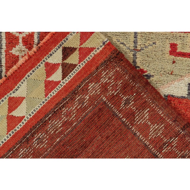 1950s Vintage Tribal Runner in Red, Beige and Pink Medallion Patterns For Sale In New York - Image 6 of 7