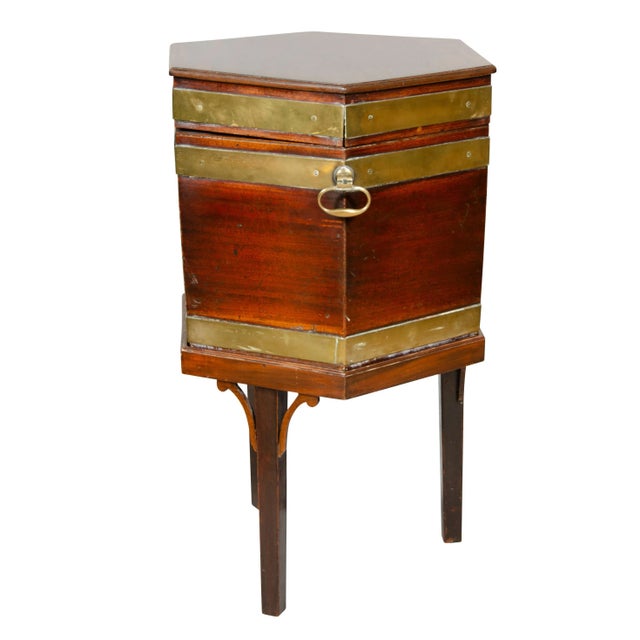 English George III Mahogany and Brass Cellarette For Sale - Image 3 of 13