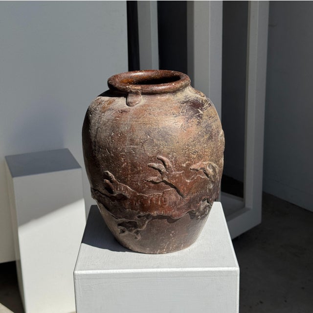 Large Traditional Indonesian Terracotta Pot, 1980s For Sale - Image 6 of 11