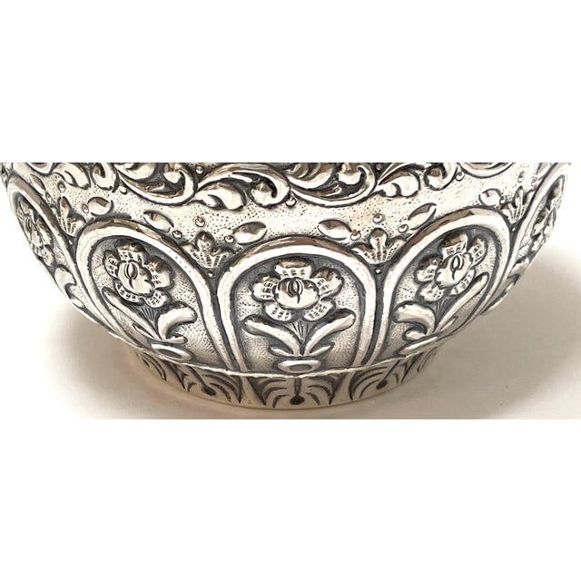 Metal Large Sterling Repoussé Melon Box, Style of Buccellati For Sale - Image 7 of 10