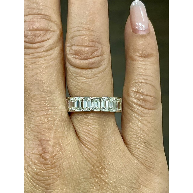 Modern 5.93 Ct Bezel Set Emerald Cut Eternity Ring Size 6.5 For Sale - Image 3 of 8