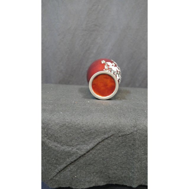 Paint Early 20th Century Japanese Red Enamel Vase For Sale - Image 7 of 7