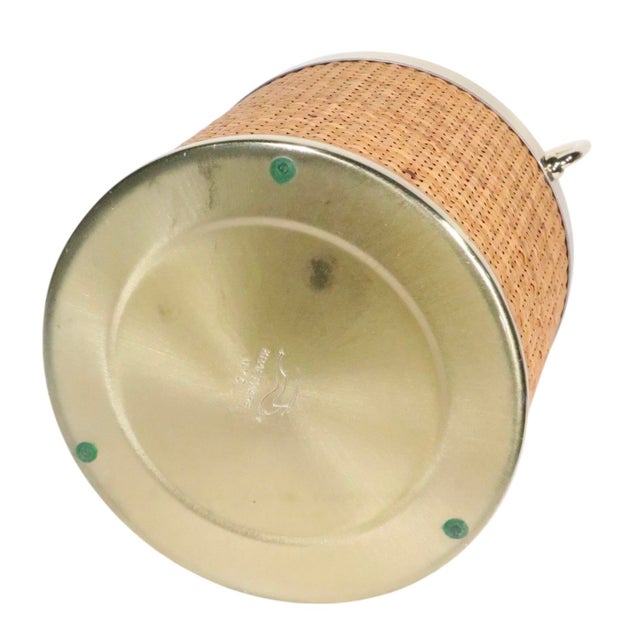 Kraftware Mid Century Hollywood Regency Raffia Wrapped Brass Plated Ice Bucket by Kraftware New York C. 1970's For Sale - Image 4 of 11