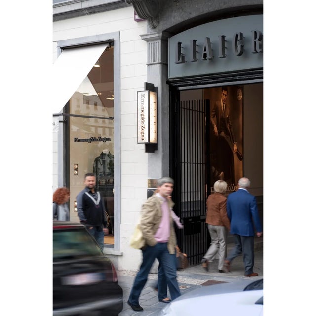 Eclectic wall light in dark bronze with outside fitted PMMA (three sides), removable backplate in messing, closed top and...