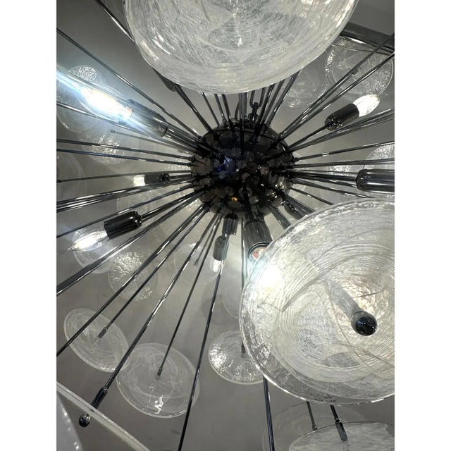 Chromed Sputnik Chandelier with Venied-White Alabastro Murano Glass Discs by Simoeng For Sale - Image 6 of 8