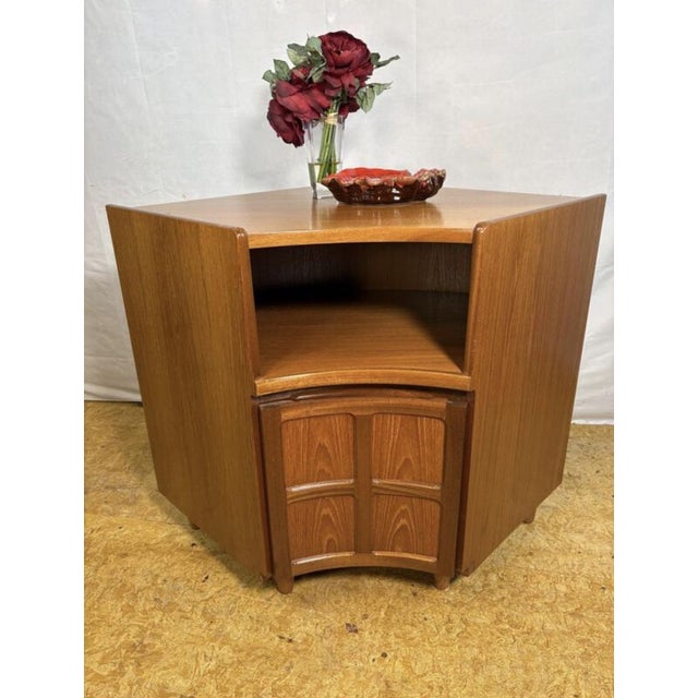 Mid-Century Modern Teak Corner Cabinet from Nathan, 1960s For Sale - Image 10 of 11