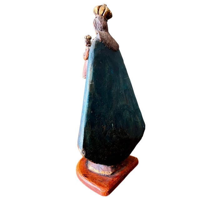 Antique Religious Folk Art - Carved Wooden Spanish Colonial Santos Figure of the Madonna and Child For Sale In Milwaukee - Image 6 of 18