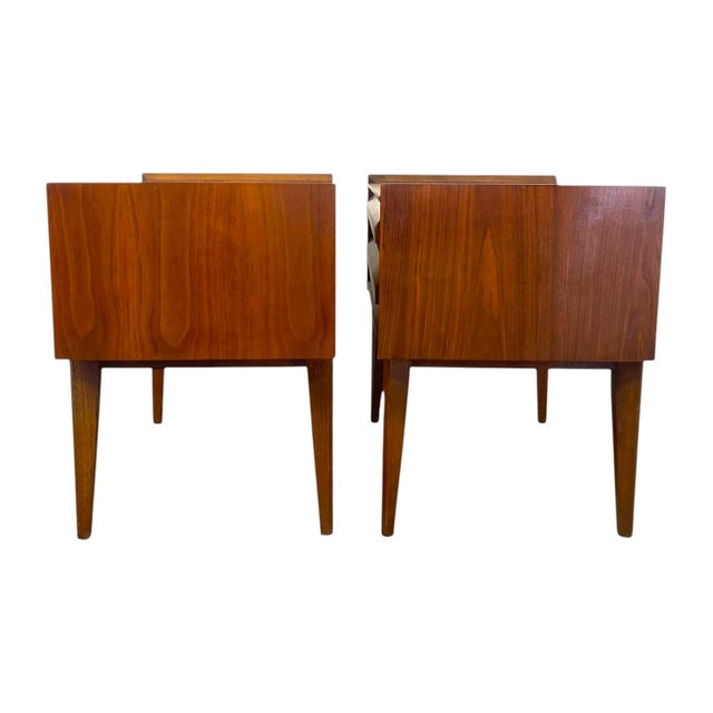 Brown Vintage Lane First Edition Mid Century Modern Walnut Nightstand End Table Set by Lane Furniture, Pair For Sale - Image 8 of 13