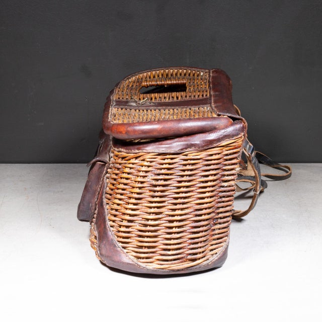 Industrial Vintage Wicker Hunting and Fishing Bag c.1940 For Sale - Image 3 of 8