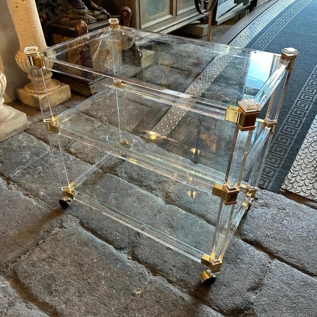 1980s Hollywood Regency Lucite and Brass Italian Bar Cart by Fratelli Orsenigo For Sale - Image 4 of 12