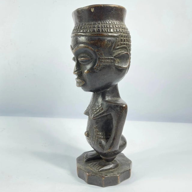 African Early 20th Century Kuba Figural Cup For Sale - Image 3 of 7