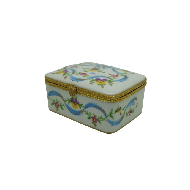 French Limoges France Floral Ribbon Swags Decoree a La Main Paris Trinket Pill Box 3" For Sale - Image 3 of 14