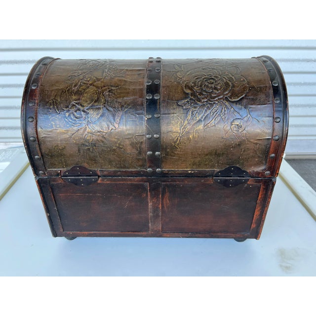 Wood Mid 20th Century Vintage Decorative Wood Dome Treasure Chest Box For Sale - Image 7 of 10
