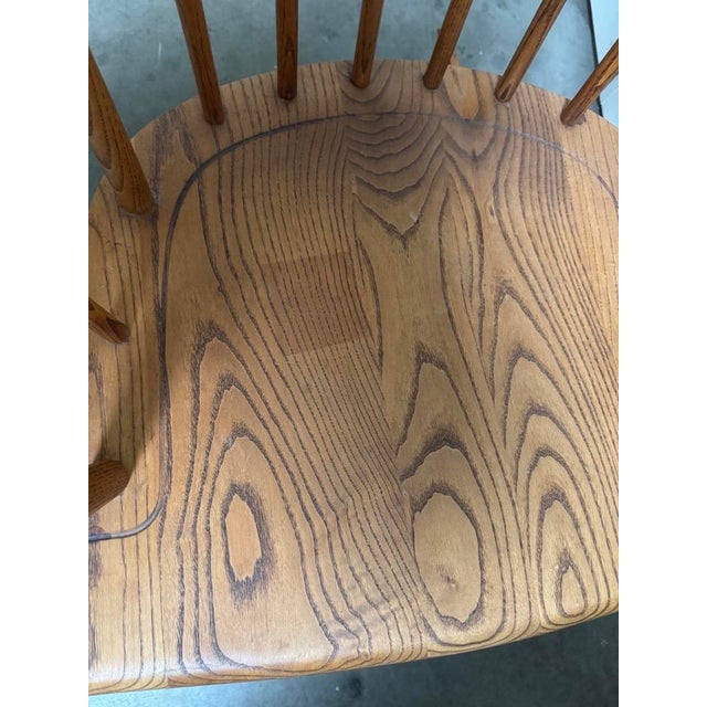 Vintage Nichols & Stone Mid-Century Early American Windsor Rocking Chair - Model 750 For Sale In San Francisco - Image 6 of 7