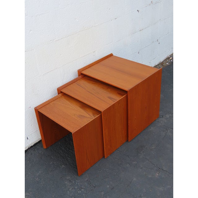 Brown Danish Modern Waterfall Teak Wood Nesting Side End Tables 3pc Set 6650 For Sale - Image 8 of 15