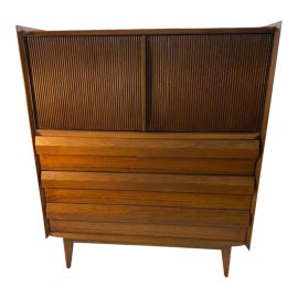 Example of Lane Furniture Dressers and Chests of Drawers