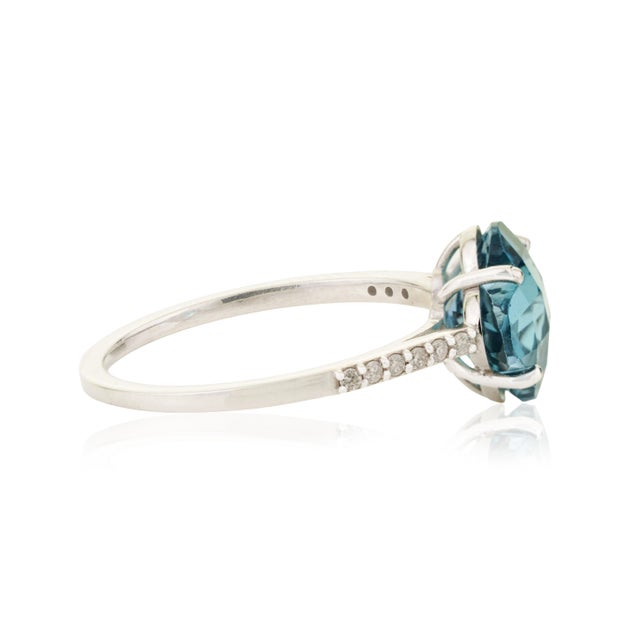 Metal Modern Chic 2.71ct Blue Topaz Diamond Clover Statement Ring in 14k Gold Size 5 For Sale - Image 7 of 16