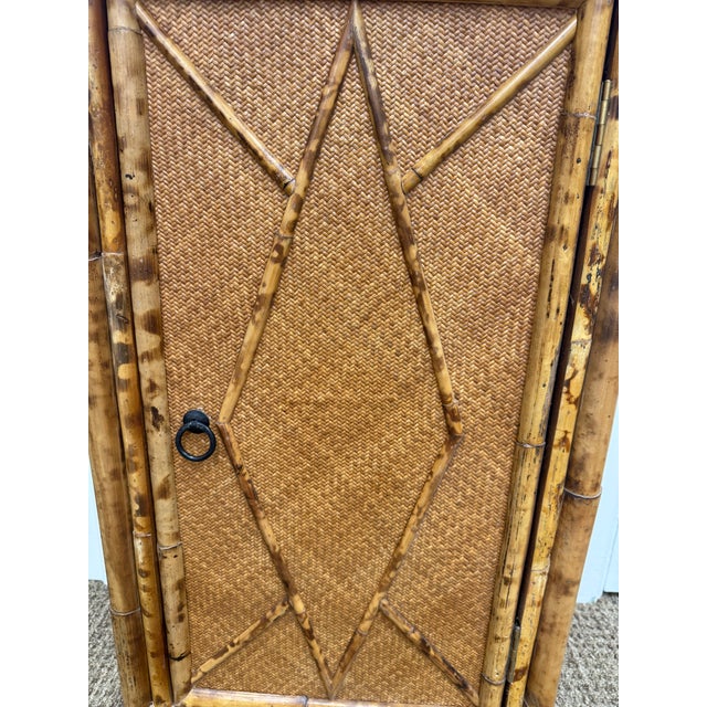 This piece would be perfect in a bathroom or small bedroom. Has a shelf for storage and a charming look.