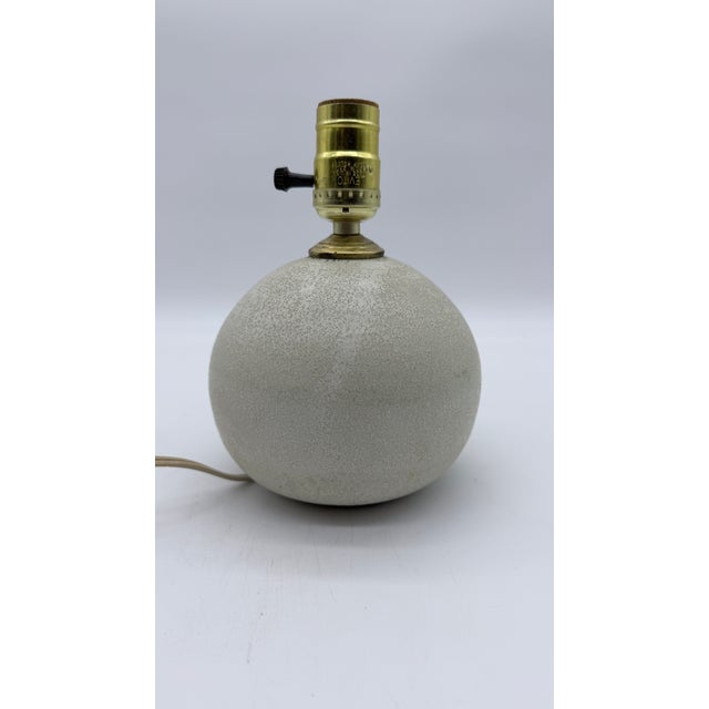 Vintage Steve & Miky Cunningham Studio Pottery Sphere Ball Lamp, Iowa, Circa 1980s–1990s For Sale - Image 15 of 15