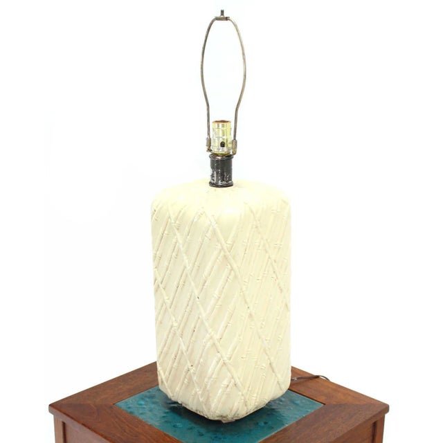 Mid 20th Century Faux Bamboo Decorated Pattern Table Lamp For Sale - Image 5 of 10