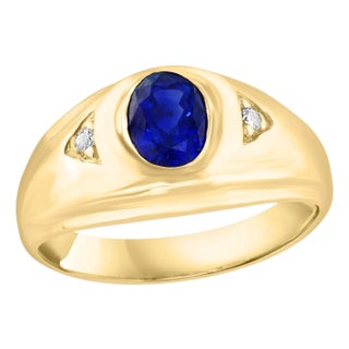 1 1/4 Ct Oval Natural Ceylon Blue Sapphire Engagement Ring in 18 Karat Gold, MEN For Sale