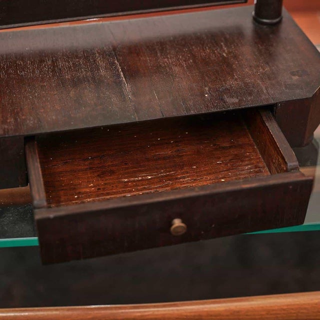 Descrizione Articolo: specchiera Altezza: 48 Larghezza: 41 Profondità: 20 This piece is attributed to the mentioned...