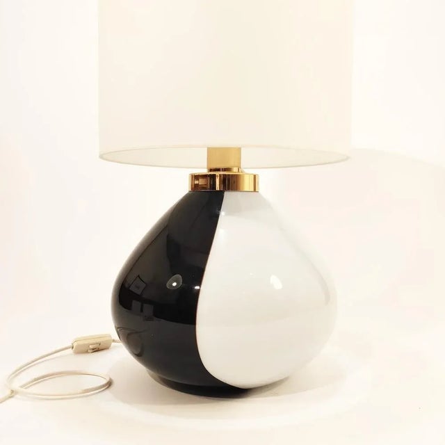Mid-Century Modern Italian Table Lamp in the style of Vistosi, 1970s For Sale - Image 3 of 11