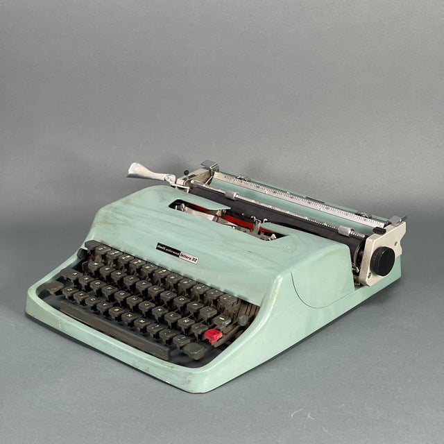 Vintage 1960s Sea Green Olivetti Underwood Lettera 32 ...