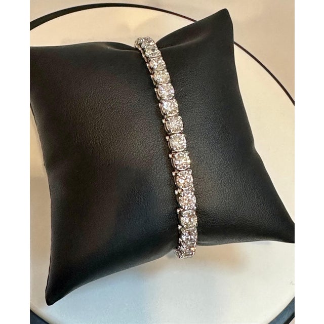 34 Round Diamond 35 Pointer Each Tennis Bracelet in 18 Karat Gold 11.9 Carat 7 " For Sale - Image 12 of 18