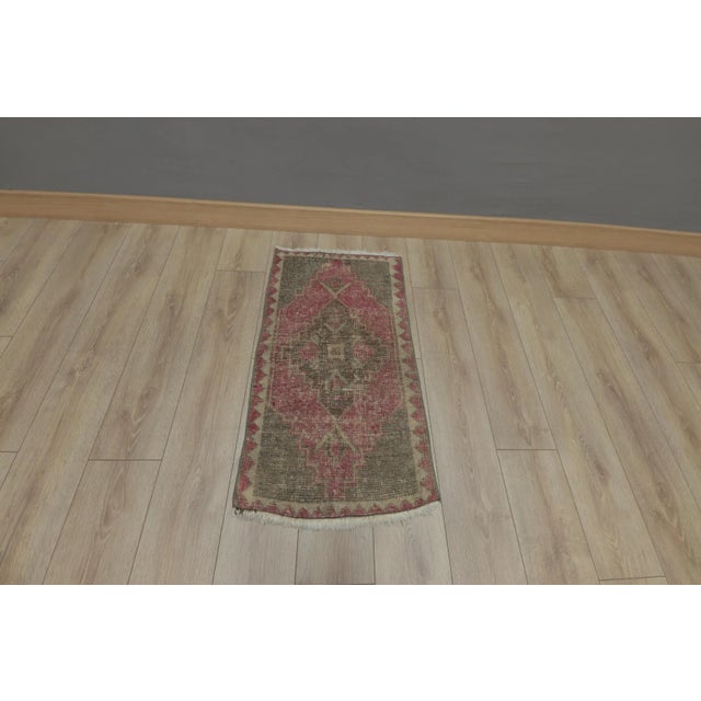 1970s Turkish Red Medallion Doormat Rug For Sale - Image 13 of 13