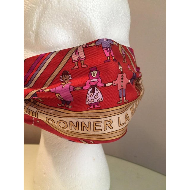 Textile Hermes Vintage Handmade Donner La Main Silk Scarf Surgical Face Mask For Sale - Image 7 of 7