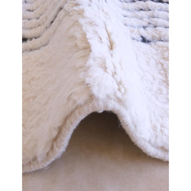 White Moroccan Textured Beni Ourain Rug - 9.5 X 4.4 Ft For Sale - Image 8 of 8