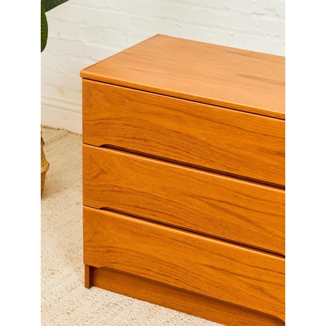 1970s Teak Danish Modern Six Drawer Dresser For Sale - Image 9 of 10