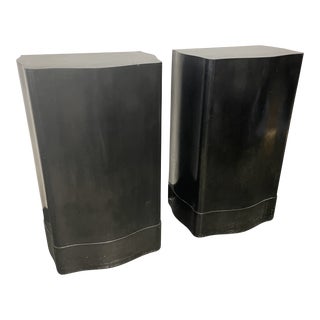 Mid 20th-Century Palm Beach Regency Marshall Fields Black Lacquer Display Pedestals - a Pair For Sale