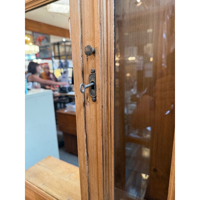 American Early American Pine Wood Vanity For Sale - Image 3 of 12