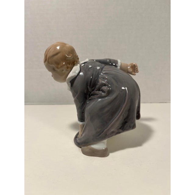 Bing & Grondahl Vintage Porcelain Figurine #1995 Girl in Dress Mint Condition! Aprox. dimensions: 5"H x 5"W x 4"D Mint...