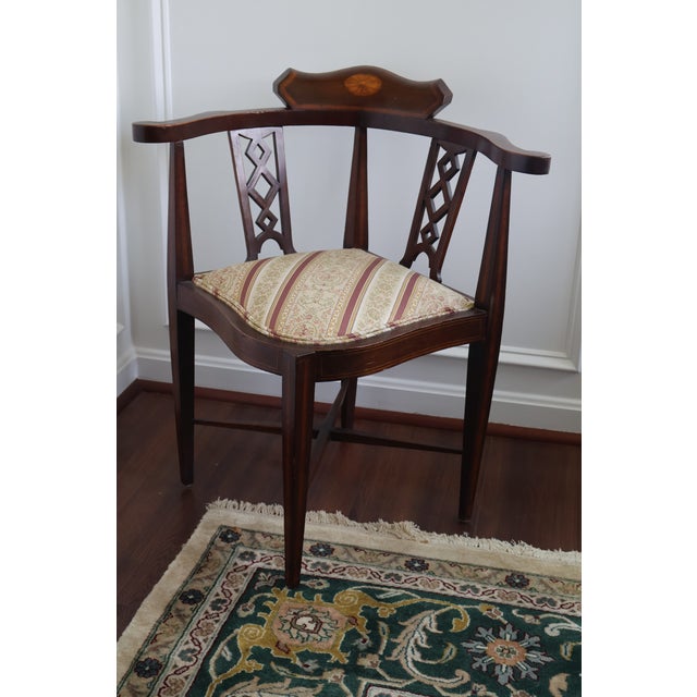 English Antique Edwardian Sheraton Revival Inlaid Mahogany Corner Chair, Circa 1900 For Sale - Image 3 of 18