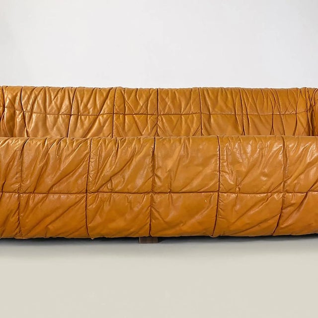 Italian Modern Caramel Leather Piumino Sofa attributed to De Pas, Durbino & Lomazzi, 1970s For Sale - Image 12 of 16