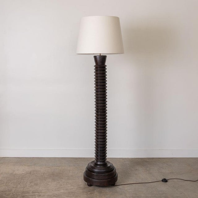 Charles Dudouyt 1940s Heavy French Carved Wood Floor Lamp in the Style of Charles Dudouyt For Sale - Image 4 of 13
