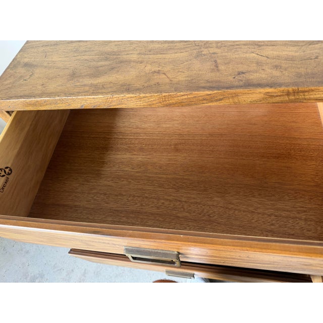 1970s Mid-Century Modern Drexel Solid Pecan 7-Drawer Dresser For Sale In Miami - Image 6 of 12