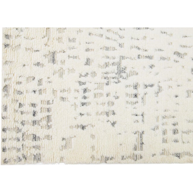 Abstract 2020s Beige Abstract Modern Wool Rug Moroccan Style For Sale - Image 3 of 7