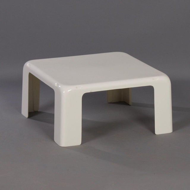 C&B Italia Nesting Side Tables Quatro Gatti in Fiberlite by Mario Bellini for C&b Italia, 1960s For Sale - Image 4 of 16