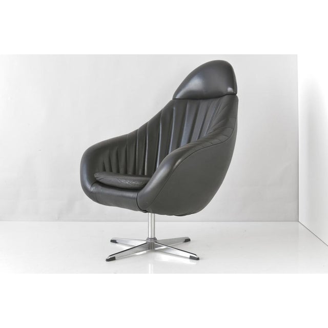 Mid-Century Modern Dutch Swivel Bucket Chair in Leather, 1960s For Sale - Image 3 of 11