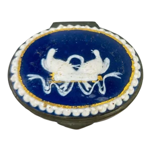 19th Century English Bilston Battersea Enamel Pill Box With Doves