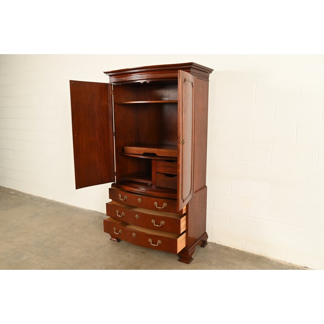 Late 20th Century Baker Furniture Georgian Flame Mahogany Armoire Dresser or Media Cabinet For Sale - Image 5 of 13