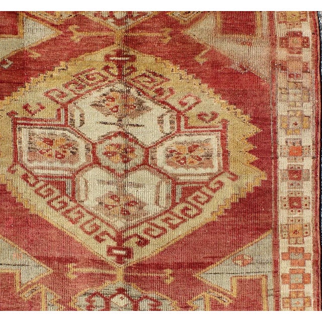 Square Turkish Oushak with Medallion Design. Vintage Oushak carpet from Turkey in square size, Keivan Woven Arts/ rug, TU-...