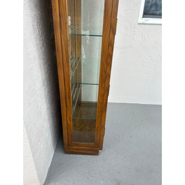 Henredon 1980s Henredon Scene One Oak Lighted Curio Cabinet For Sale - Image 4 of 12