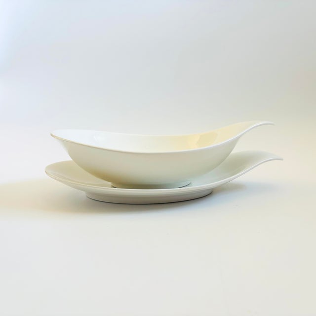 Mid-Century Modern Mid Century Eva Zeisel Hallcraft Lugged Serving Bowl and Platter Set - "Tomorrows Classic" - Set of 2 For Sale - Image 3 of 12